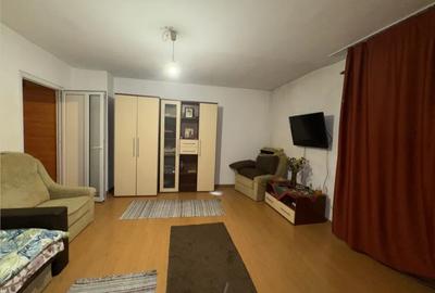 Garsonieră decomandată în Tudor Vladimirescu