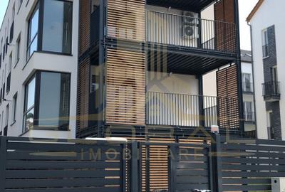 Apartament cu 4 camere semidecomandat în Europa