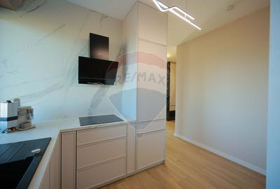 De vânzare Vilă cu 8 camere în Sânmartin, 290 mp util, teren 1100 mp - 35