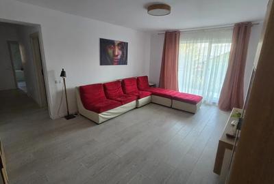 Apartament cu 3 camere decomandat, mobilat în Central