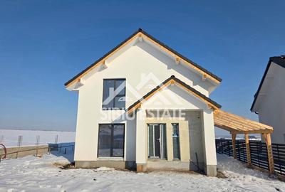 Casă individuală cu 5 camere în Șura Mică