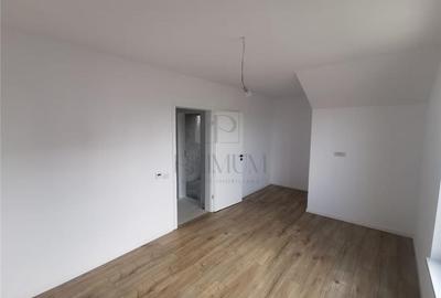 Duplex superb - zona foarte buna - toate utilitatile - gata de mutat - 18