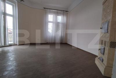 Apartament 4 camere, 138mp, etajul 1, balcon, elemente istorice, zona Lunei