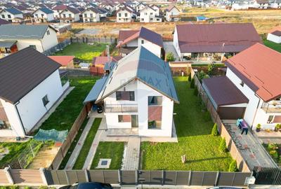 Casă individuală cu 4 camere în Tărlungeni