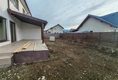 Casa duplex de vanzare Izvor/Tarlungeni 135000 Eur +tva - 2