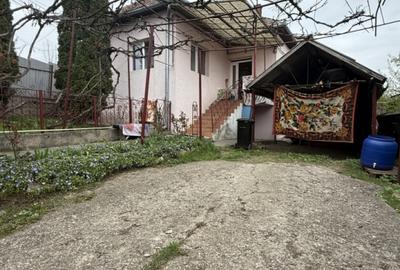 Casă individuală cu 4 camere în Dâmbul Rotund