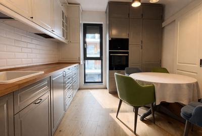 Apartament cu 3 camere semidecomandat, mobilat în P-ta Presei Libere