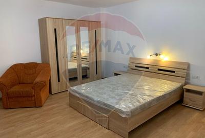 Apartament de vânzare cu două camere, pe strada Ploiești - 1