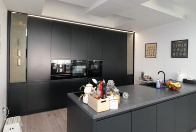 Vanzare Ultracentral orasul Piatra Neamt compus din 3000 mp teren si 4 cladiri - 1