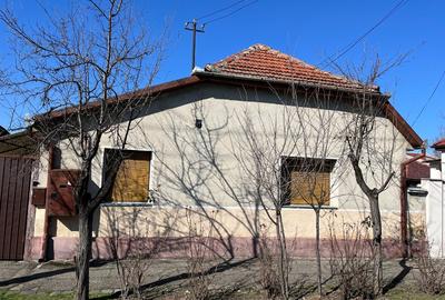 Casă de vânzare- 3 camere, teren total 796mp, front stradal 16,7m- Zona Grădiște - 1