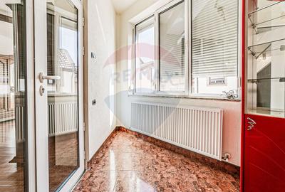Apartament cu 3 camere de închiriat în zona Boul Rosu - 3