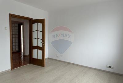 Apartament cu 4 camere de vânzare în zona Calea Romanului - 9