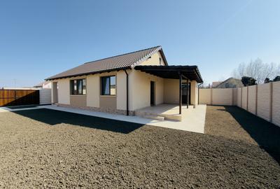 Casă individuală cu 3 camere în Sânmihaiu Român