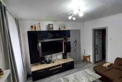 Apartament cu 2 camere semidecomandat, mobilat în Brâncoveanu
