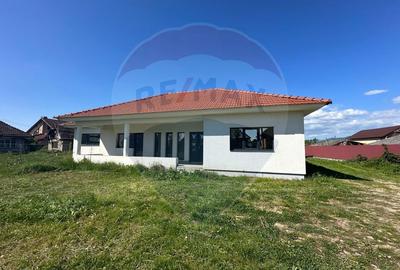 Casă  finisata - DE VANZARE in Lapusel - 10