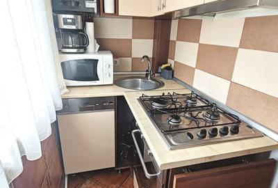 Apartament 3 camere 72 zona Bradet 89.000eur neg usor - 2