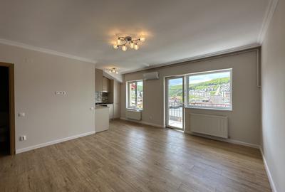 Apartament cu 2 camere semidecomandat, mobilat în Florești