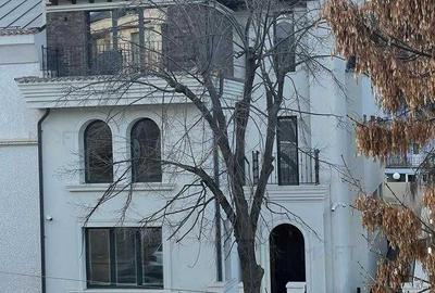 Casă individuală cu 6 camere în Capitale