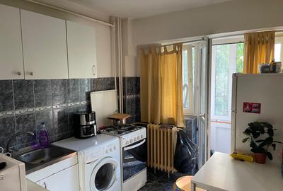 Calea Calarasilor, garsoniera spatioasa , bloc 1990, 104000 E. - 6