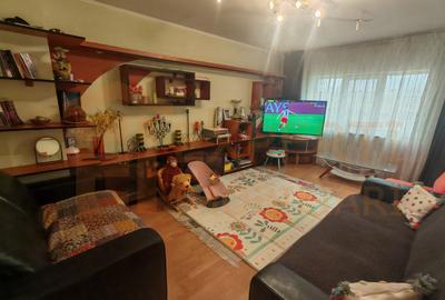Apartament 3 camere de vanzare, situat in zona Far - 9