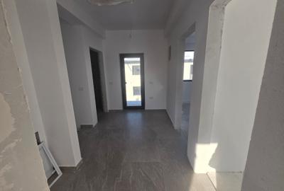 Casă cu 5 camere în Sud