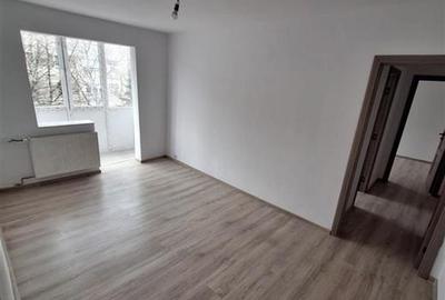 Apartament cu 4 camere semidecomandat în Circumvalațiunii