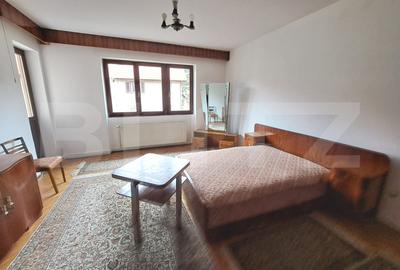 Vilă cu priveliște spre Tâmpa, în zonă liniștită din Brașov - 8
