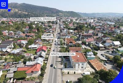 Spațiu comercial, de 1,000 mp, în Central