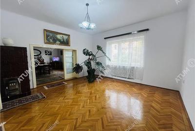 Apartament cu 4 camere circular, mobilat în Central