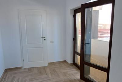 CASA 4 CAMERE CU SUPRAFATA GENEROASA IN  STIL NEOROMANESC - 47