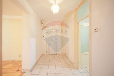 Apartament cu 3 camere de vânzare în zona Calea Aradului - 2