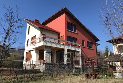 Statiunea  Breaza  Vanzare Vila(Pensiune)+10 camere - 1
