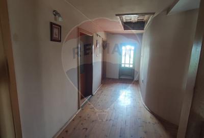 Casă cu 6 camere de vânzare, teren generos,  Osorhei - 12