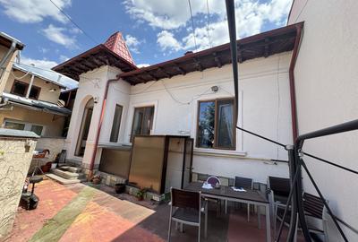 Casă individuală cu 5 camere în Ultracentral