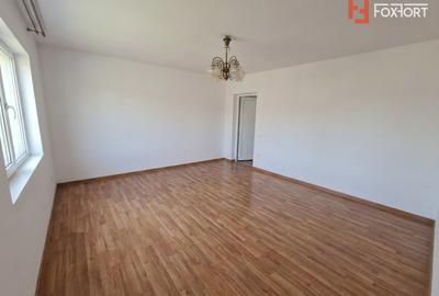 Casa individuala de vanzare cu 7 camere - Recas - 34