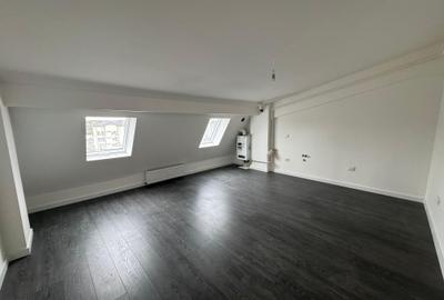 Apartament cu 3 camere semidecomandat, mobilat în Vișani