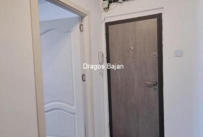 3 camere // decomandat // Renovat - 12