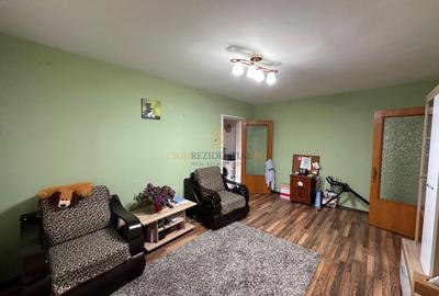 Apartament 3 camere de vanzare, 71 mp – Etaj 3/4 – Drumul Găzarului - 9