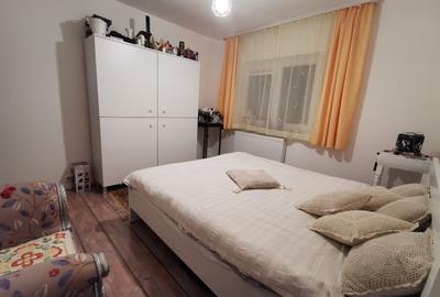 Apartament 3 camere , etaj 1, zona Calea Zarandului - 6