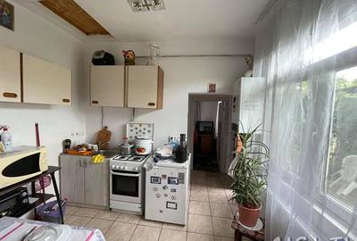 Casa 3 Camere, Strada Zambilelor - 9