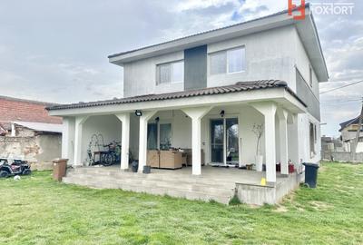 Casă individuală cu 4 camere în Moșnița Nouă