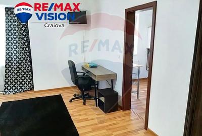 Apartament cu 1 camere de vânzare în zona 1 Mai - 2