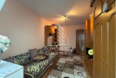 Apartament cu 3 camere, 2 bai, 2 balcoane, etajul 1 , zona Buziasului - 4