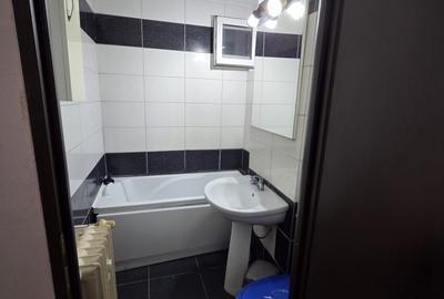Apartament 2 camere semidecomandat, bloc reabilitat, str. Plt. Petre D. Ionescu - 10