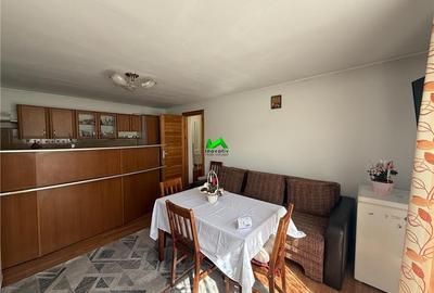 Apartament cu 3 camere decomandat în Hipodrom 3