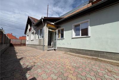 Casă individuală cu 3 camere în Mehala