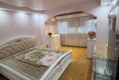 Apartament cu 3 camere decomandat, mobilat în Timpuri Noi