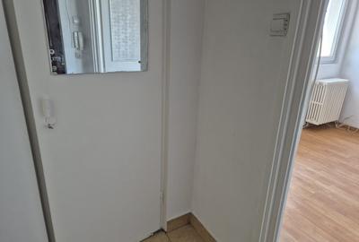 METROU 1 MAI apartament 2 camere FARA RISC SEISMIC - se accepta credit - 10