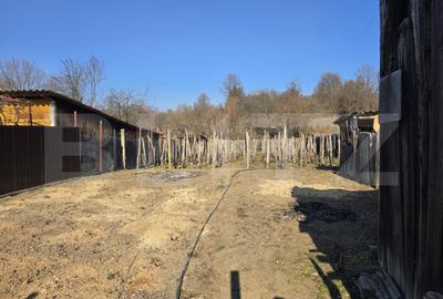 Casă individuală cu 2 camere în Est