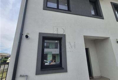 Casă cu 3 camere în Moșnița Nouă
